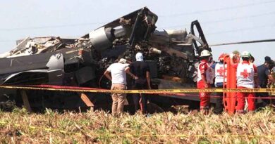 मेक्सिको में नौसैनिक हेलीकॉप्टर दुर्घटना में 3 लोगों की मौत