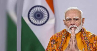 मोदी ने कुवैत सिटी के श्रमिक शिविर में भारतीय श्रमिकों से मुलाकात की